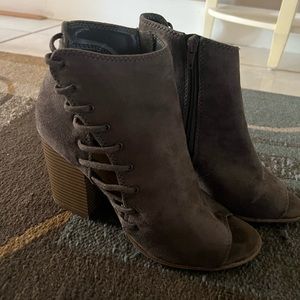 Soda Grey/Tan booties